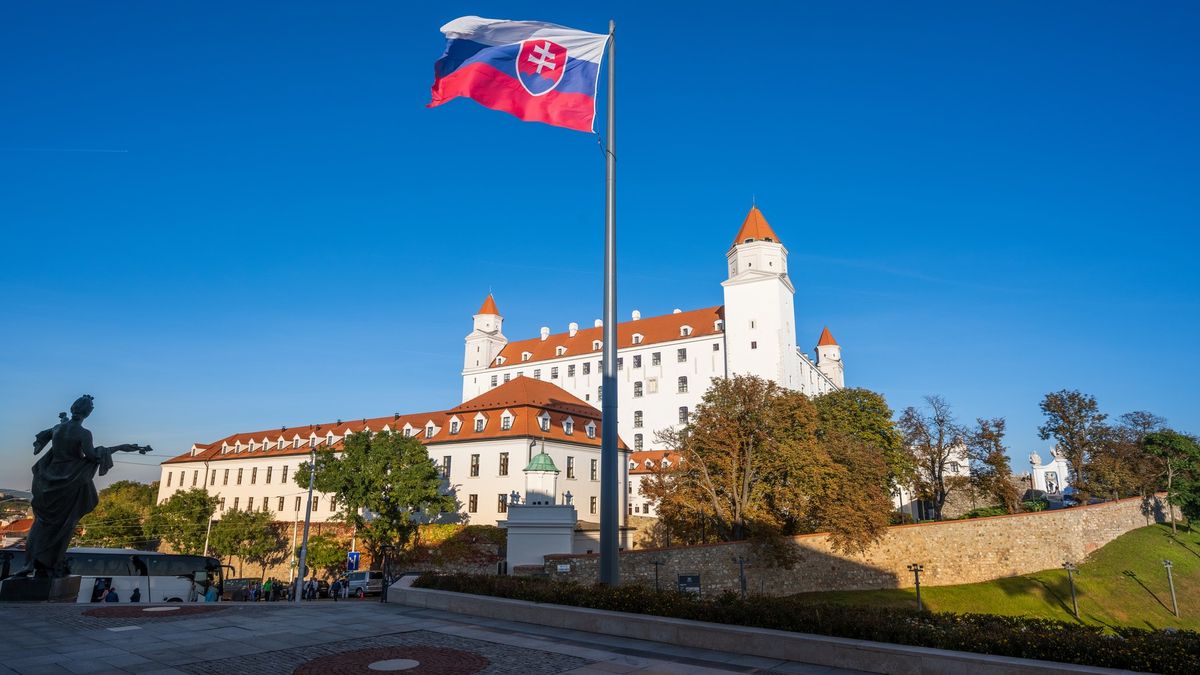 Podle nového průzkumu Slováci přejí vítězství spíš Ukrajině